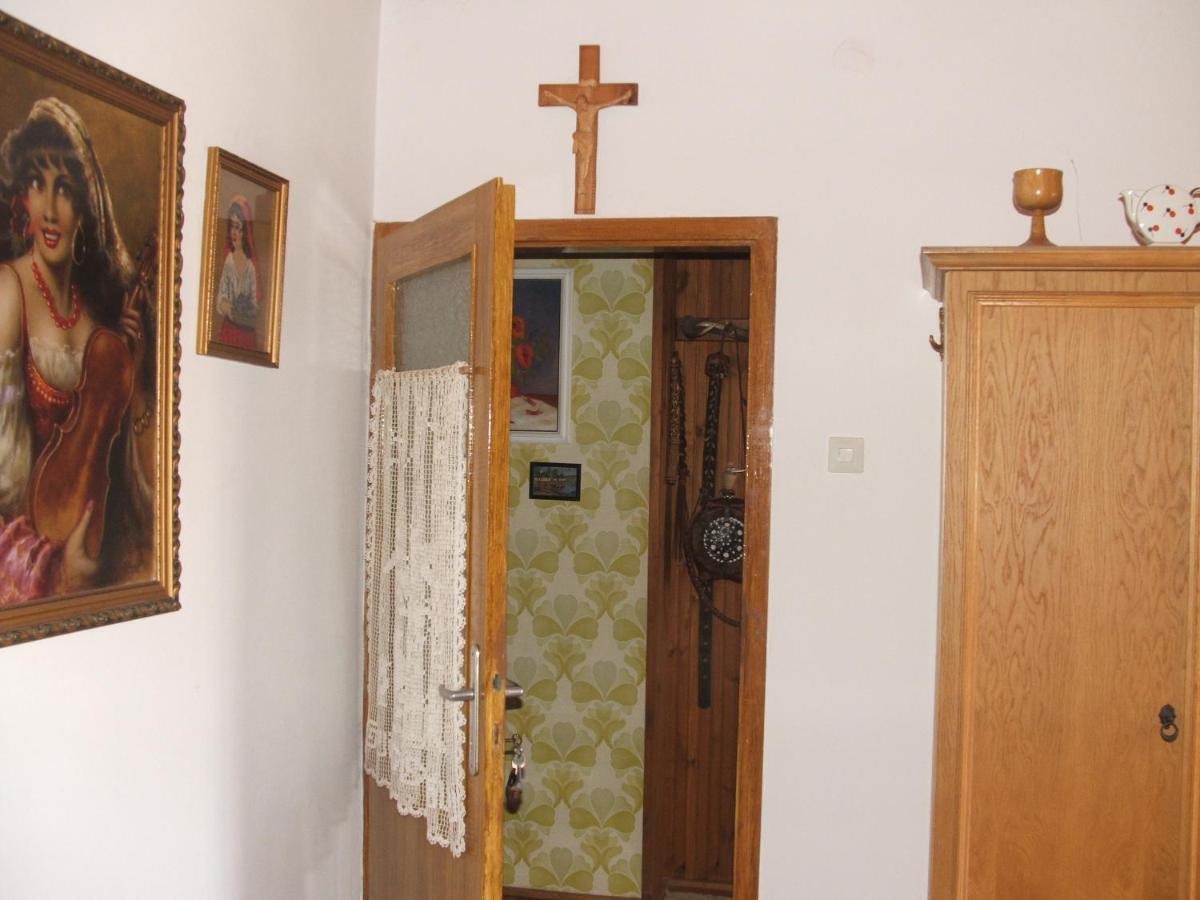 Agancs Vendeghaz Hotel Balatonszárszó Buitenkant foto